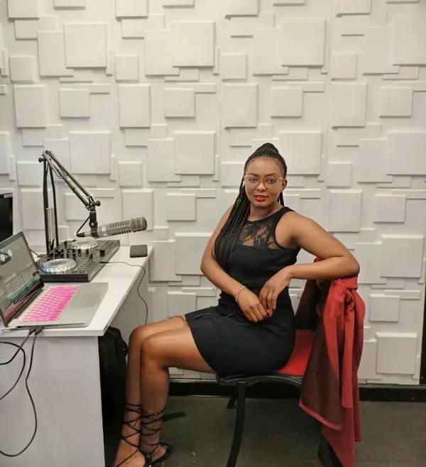 Camilla Maria la Compagna Perfetta per Ogni Occasione